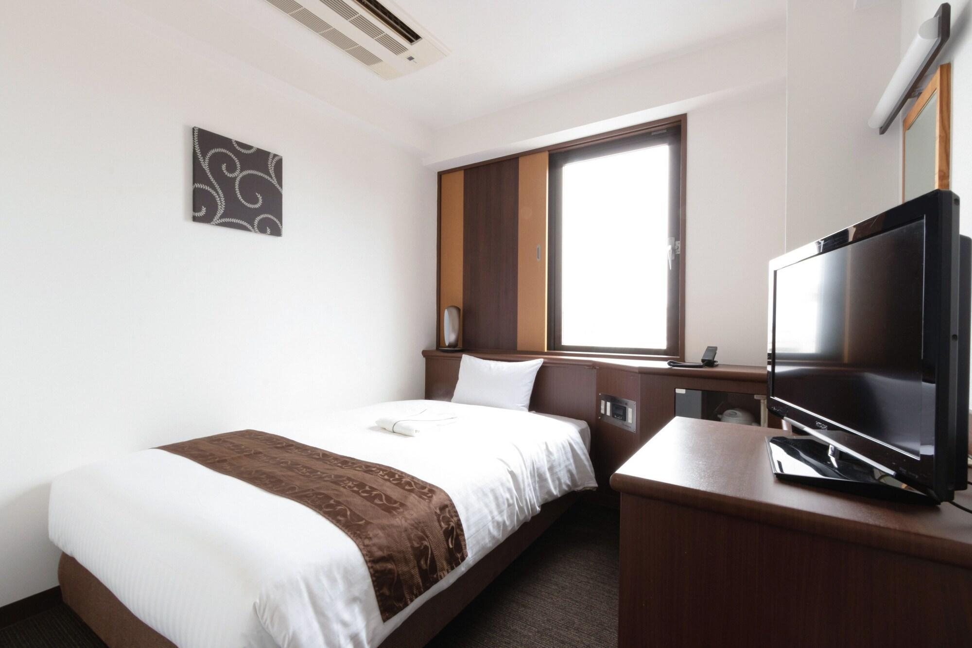Toyo Hotel Fukuoka  Exterior photo