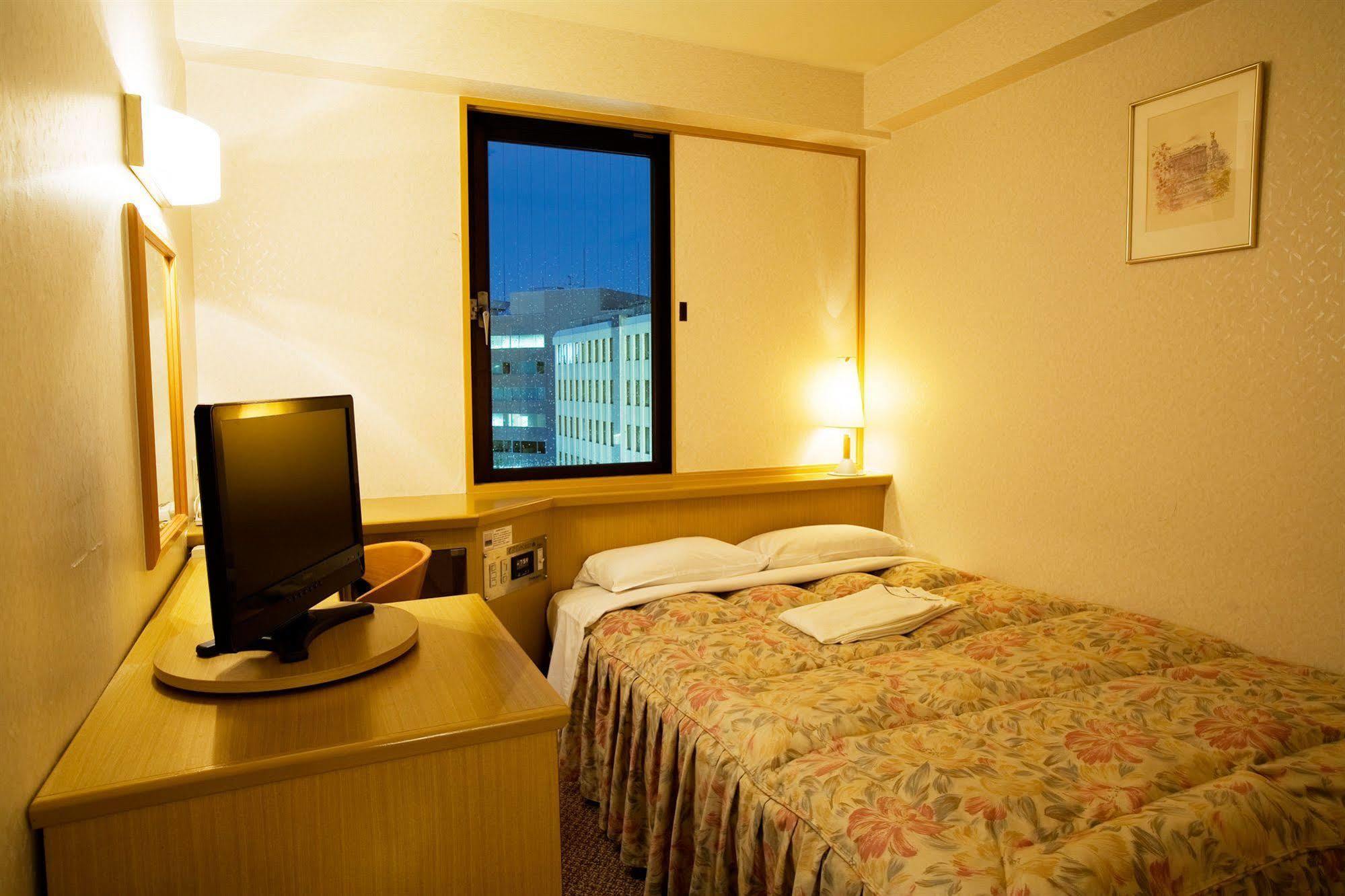 Toyo Hotel Fukuoka  Exterior photo
